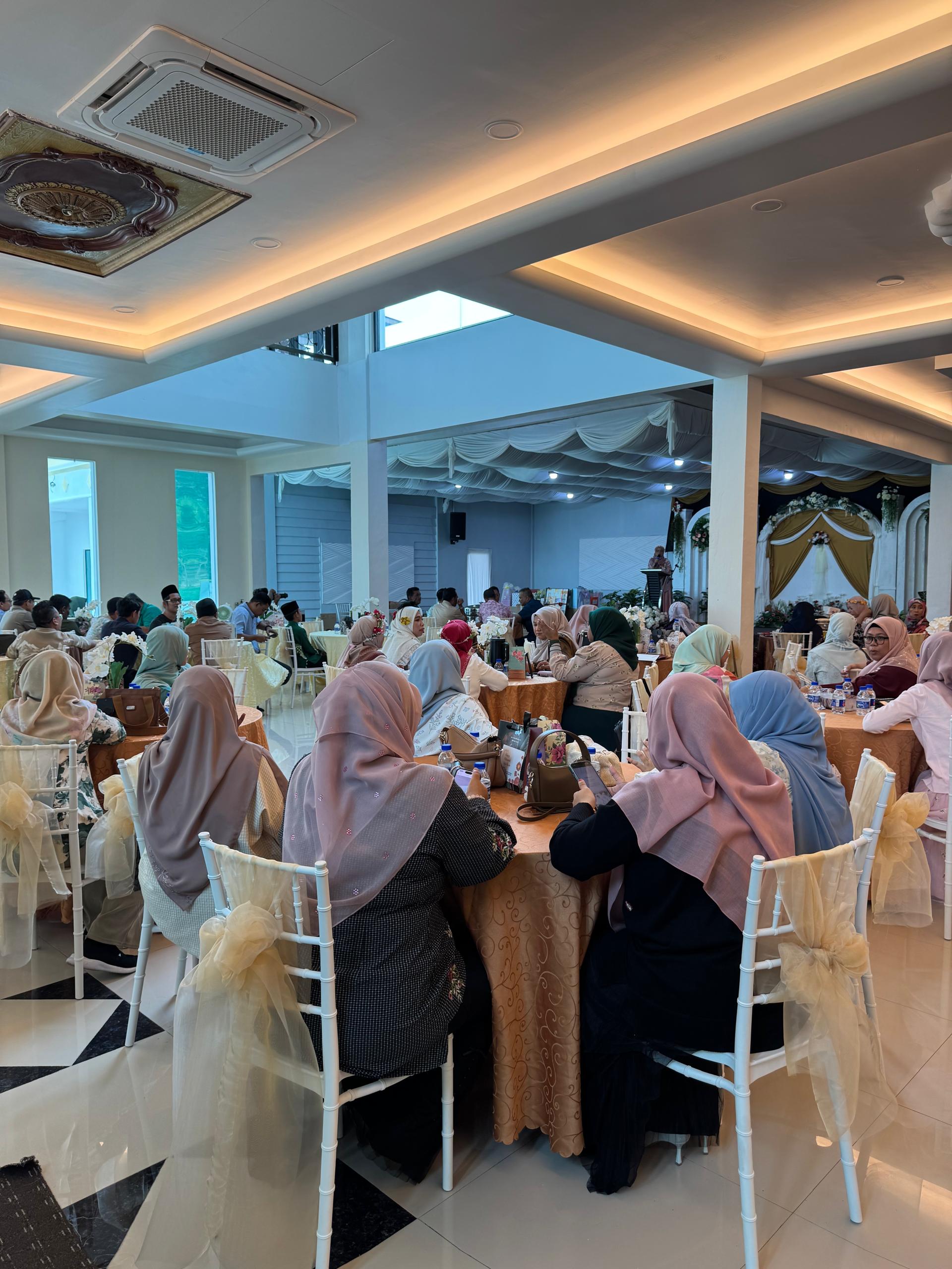 Lighting & ambiance dewan